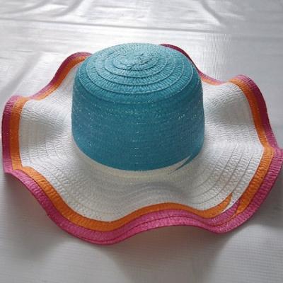 China Foldable Korean version small straw hat summer straw hat summer straw hat ladies beach sunscreen shading version beach top hat for sale