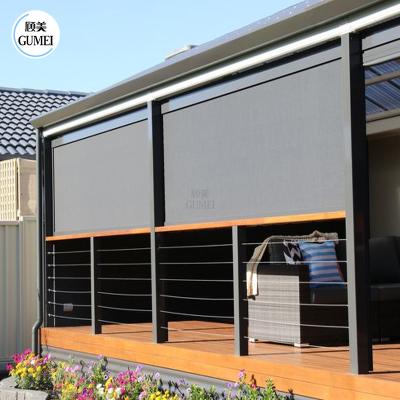 Cina Easily Assembled Aluminium Roller Shades Outdoor Rainproof Motorized Zipped Screens in vendita