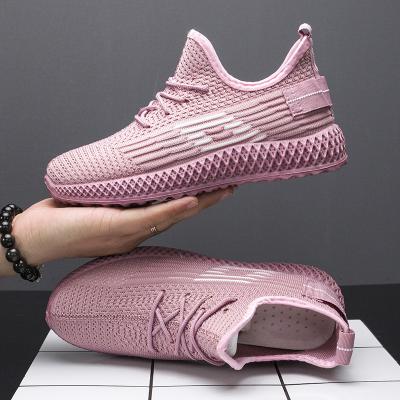 China 2021 fashion trend new summer men's breathable shoes tend soft non-slip men's sports shoes for sale