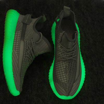 China Fashion Trend Wholesale Men's Running Shoes Luminous Men Glow In The Dark Sneakers for sale