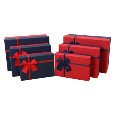 China Recycled Materials Red Christmas Packing Crate Corporate Gifts Box Wedding Gifts For Guests Box for sale