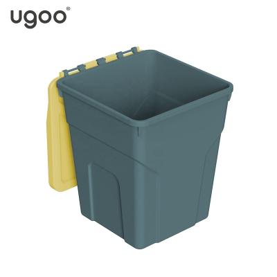 China Made by hot selling eco-friendly pp pet food storage container dry storage container pet food with middle wheels for sale