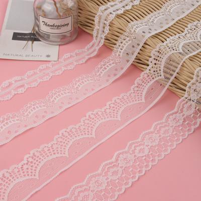 China Custom Embroidered Embroidered White Lace Border Cotton Lace Trim For Apparel for sale