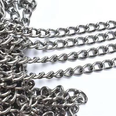 China Drag Chain SUS304 Stainless Steel Twist Link Chain With Seamless Welding 2.5*9.7*14.5mm for sale