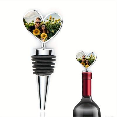 Chine Photo personnalisée et nom bouchon de vin cadeau idéal de la Saint-Valentin avec liège de silicone réutilisable à vendre