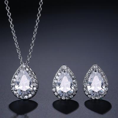 China Environmental Friendly Jewelry Set Women Fashion Water Drop Diamond Necklace Earrings Dubai Jewelry Set For Christmas Gift for sale